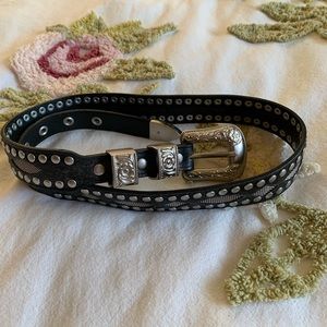 Like new spell, and the gypsy black and silver belt size small, medium